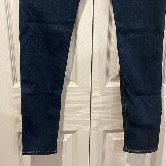 Size 2/26. Lucky Brand Brooke Legging Jeans Dark Wash Skinny Straight Leg. - Picture 5 of 5